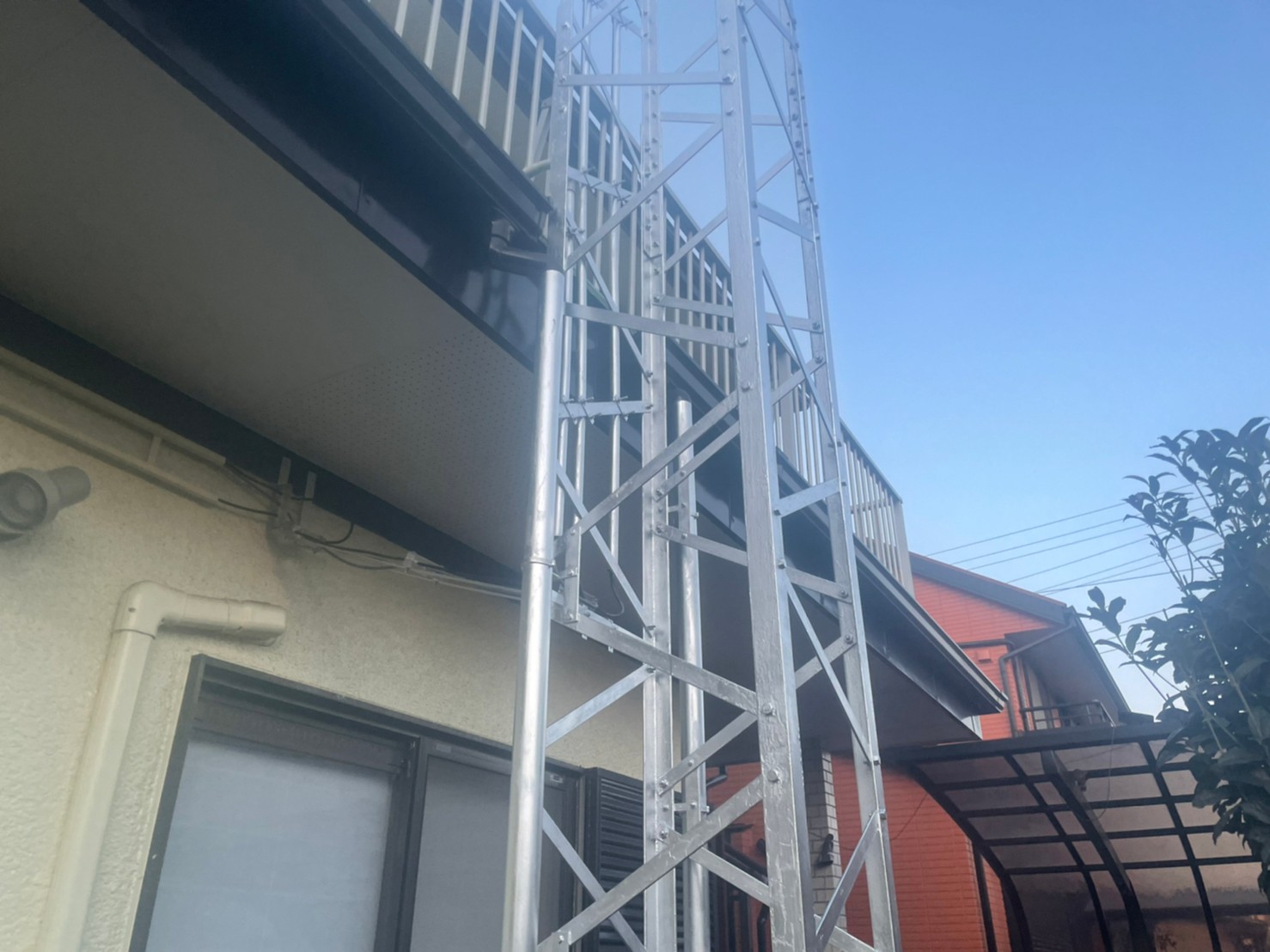 横浜市瀬谷区宮沢で鉄塔の塗装工事を行いました