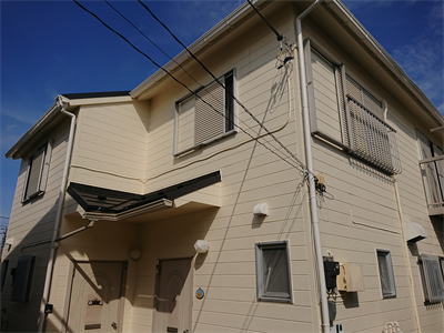 秦野市尾尻にて屋根カバー工法とプレミアムシリコンによる外壁塗装で賃貸物件のメンテナンスを実施