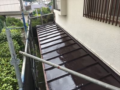 横浜市金沢区｜下屋瓦棒（トタン）をファインルーフSiで屋根塗装！