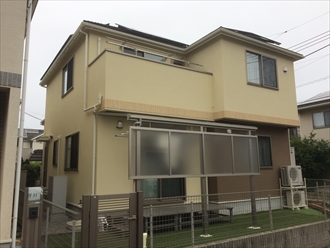 横浜市神奈川区片倉で、外壁をジョリパットフレッシュインフィニティ、屋根をサーモアイ４Ｆで塗装しました