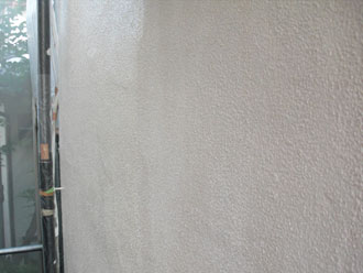 横浜市都筑区　外壁塗装　中塗り　コスモシリコン