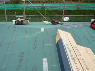 横浜市瀬谷区　屋根カバー　防水紙設置
