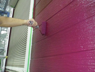 横浜市　外壁塗装　中塗り　水系セラミシリコン