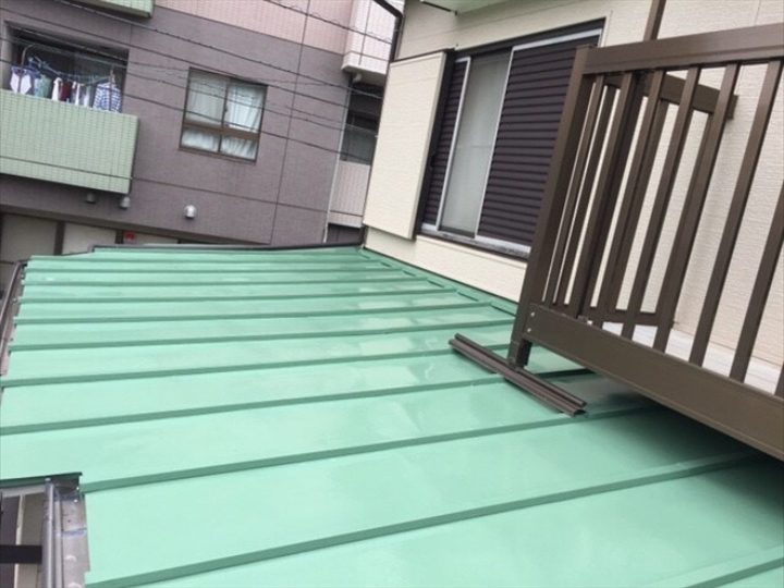 トタン屋根
