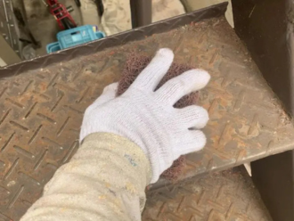 研磨剤を使用したケレン作業