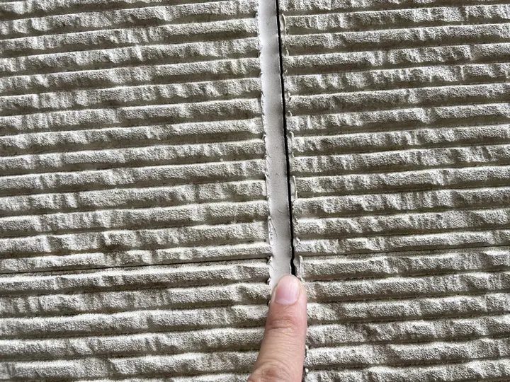 外壁目地のコーキング