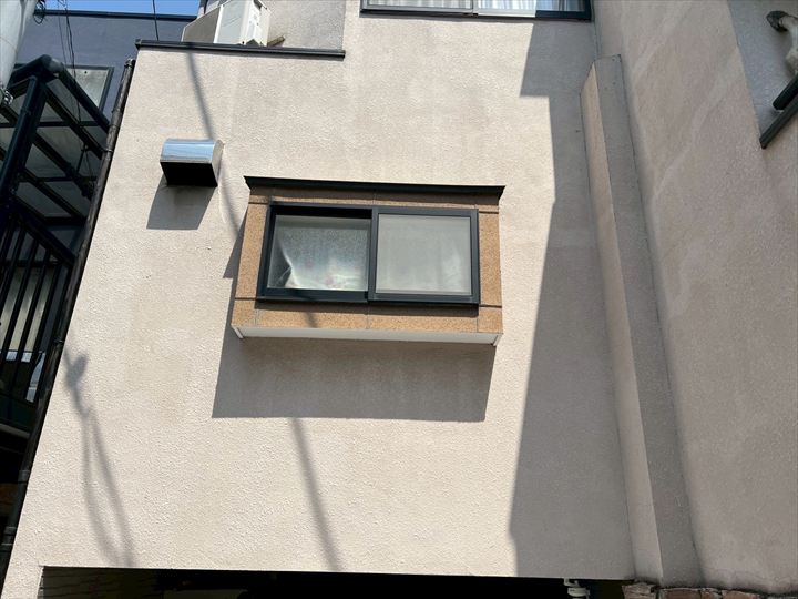 塗膜が劣化した外壁