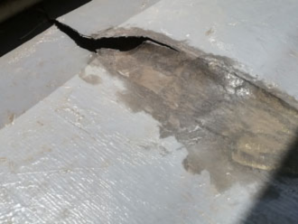 ベランダ床のクラック