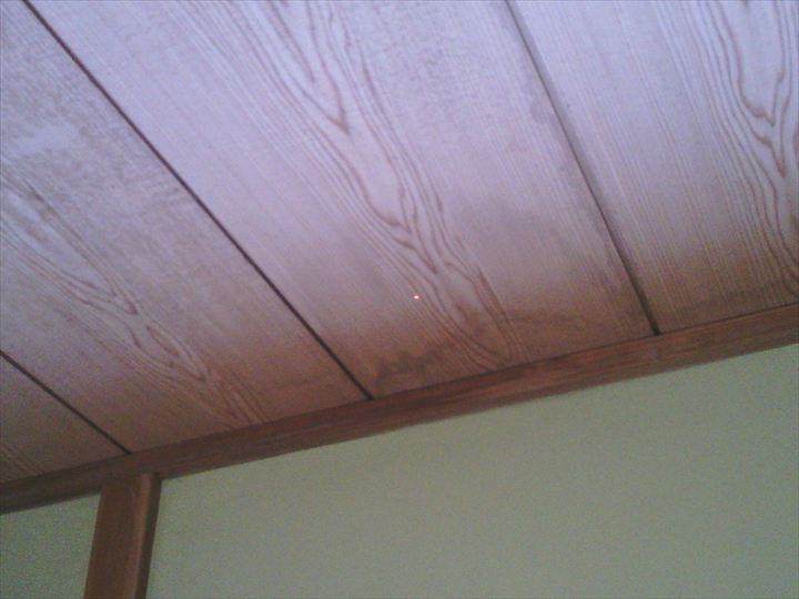 一見ると小さな染みですが。。。