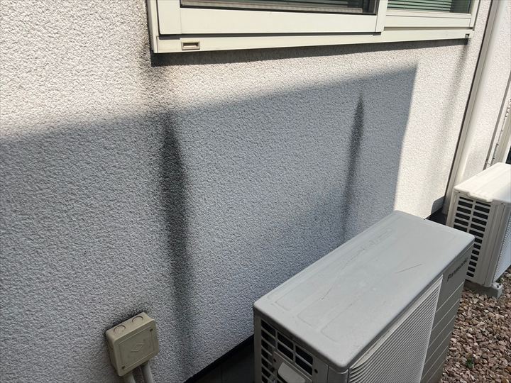室外機付近の黒ずみ