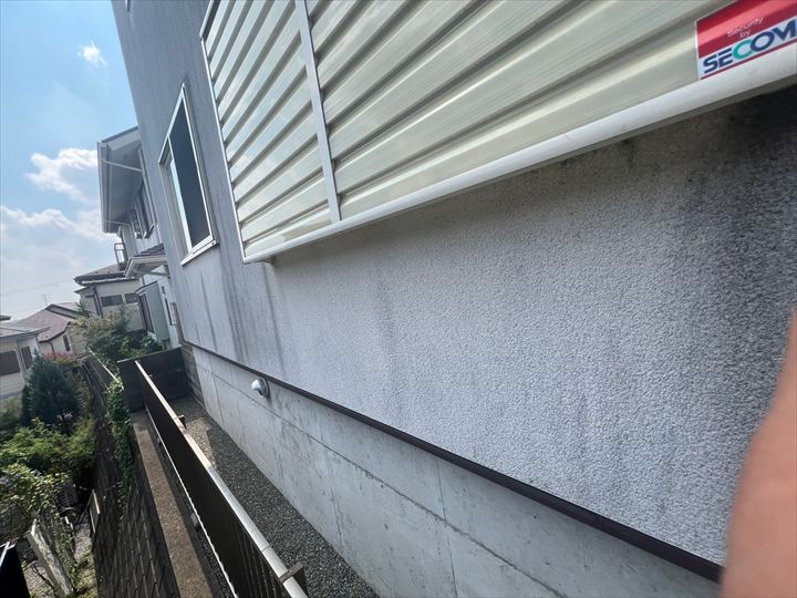 外壁下部のくすみ