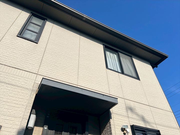 建物正面の外壁全体