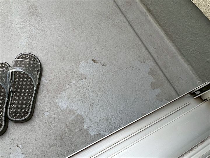 ベランダ床の塗膜はがれ