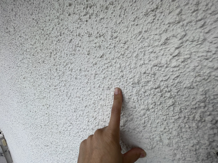 前回の塗装の劣化をチェック