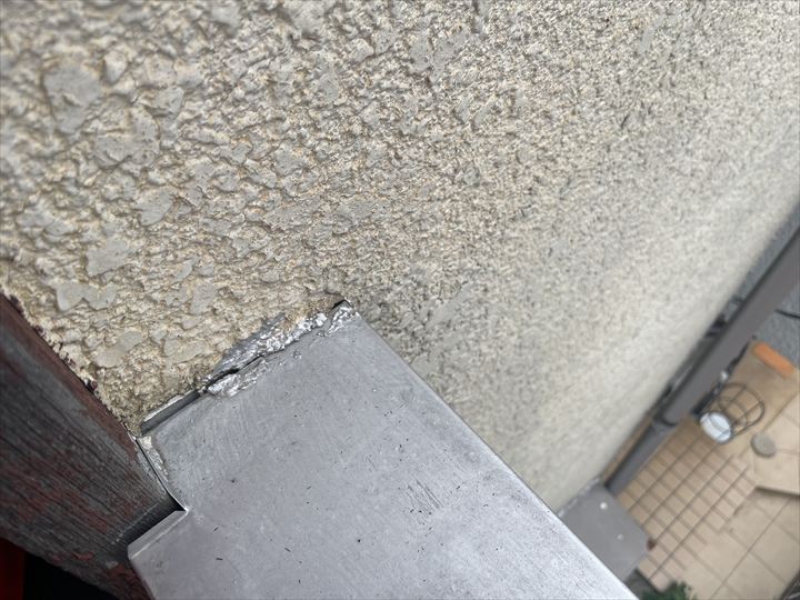 笠木周辺の外壁隙間