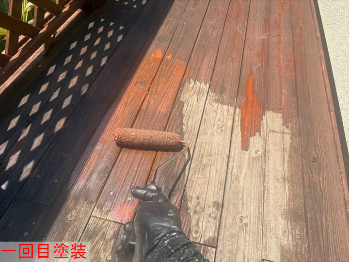 一回目の床板塗装