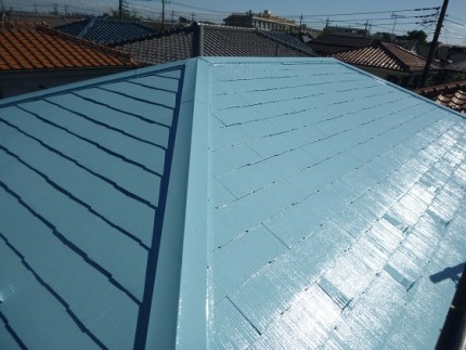 クールライトブルーのサーモアイで塗装した屋根