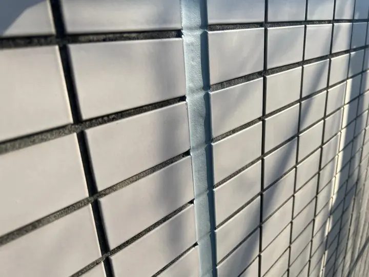 目地に打たれたコーキング