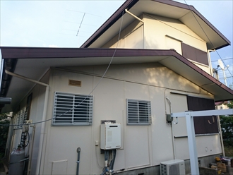 神奈川県横須賀市で海辺に近い建物の屋根と外壁塗装をしました、施工前写真