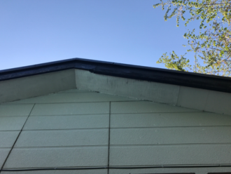 軒天塗膜の剥がれ