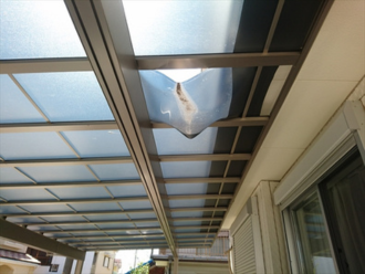 へこんでしまったカーポート屋根