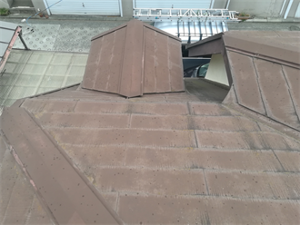 鎌倉市大船でスレートの色褪せを気にされていたお客様には色褪せしにくいファインパーフェクトベストでの屋根塗装をご提案