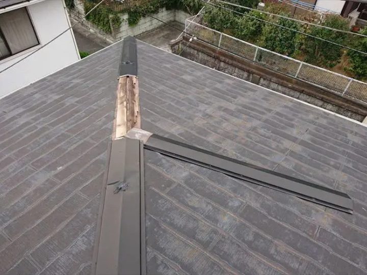 棟板金の飛散被害