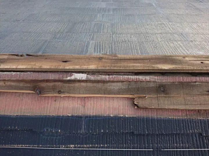 腐食している貫板