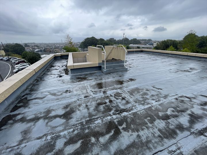 経年で傷んできた屋上防水