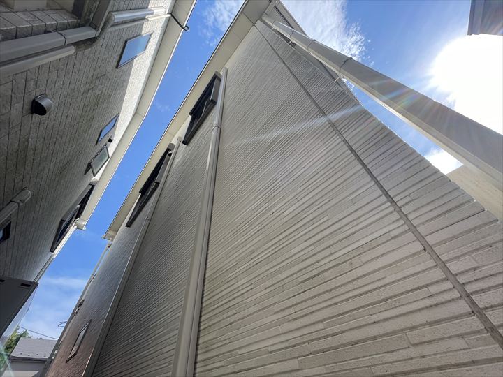 日当たりの悪い面は汚れやすい