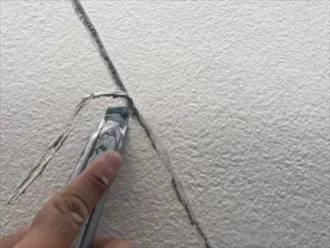 モルタル外壁のひび割れ補修前