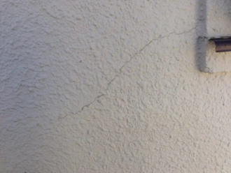 外壁のひび割れ