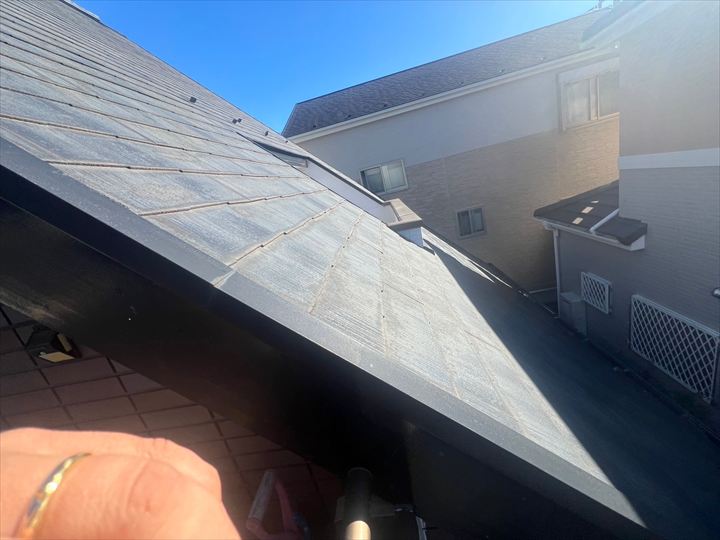 劣化した屋根の塗膜