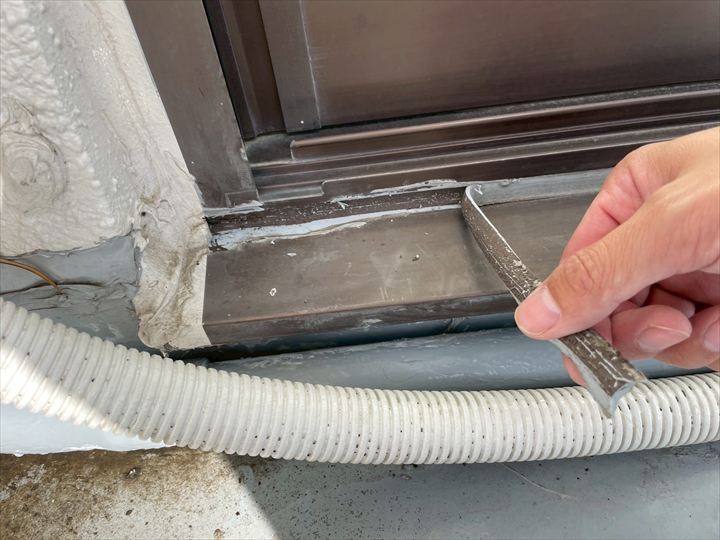 既存コーキング撤去