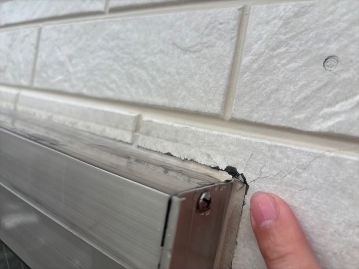 現地調査:窓サッシからの雨漏りを確認