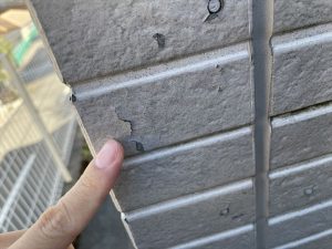 表面が剥がれたサイディング外壁