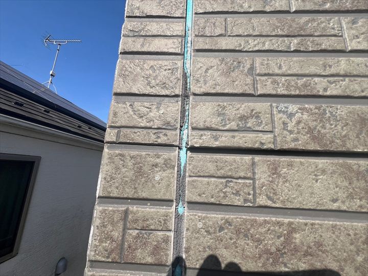 劣化したコーキング