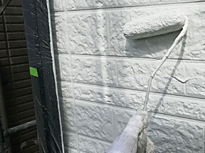 白い外壁の塗装