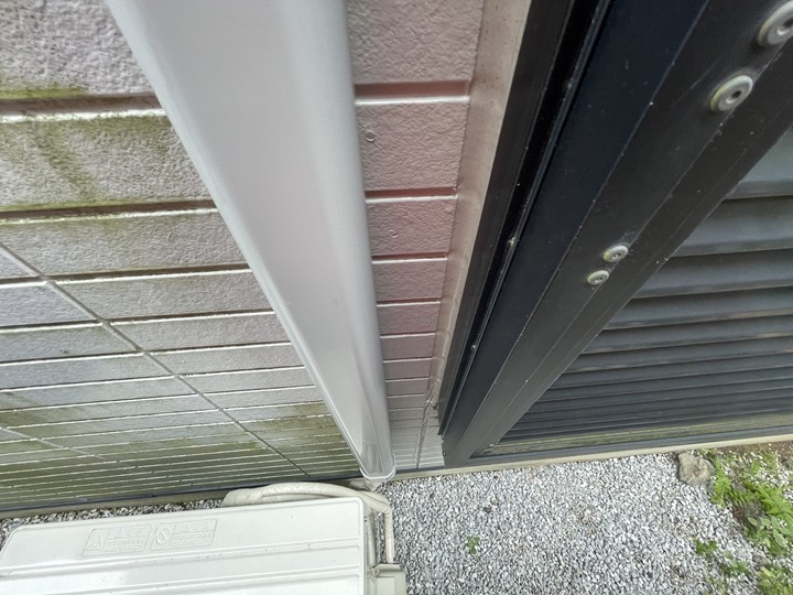 苔が生えた外壁