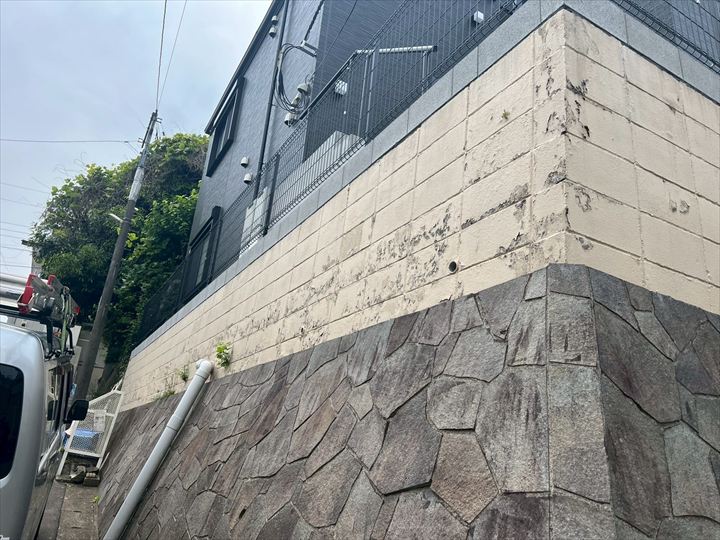 ブロック塀の塗装はがれ
