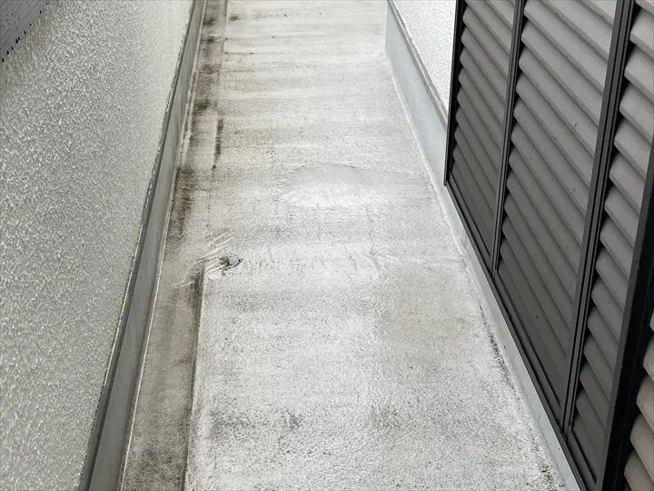 劣化が進行している床面