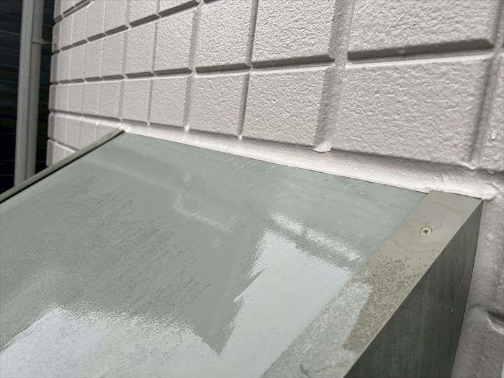 庇コーキングの様子