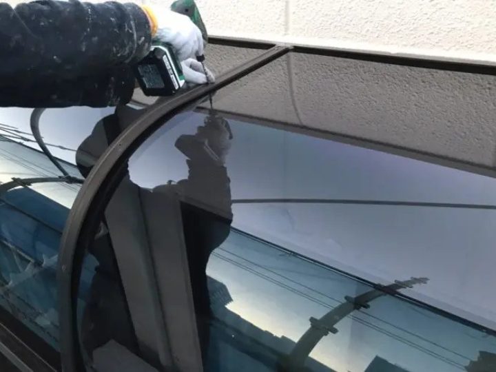 ポリカ屋根のメンテナンス