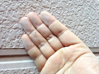 サイディング外壁のチョーキング現象