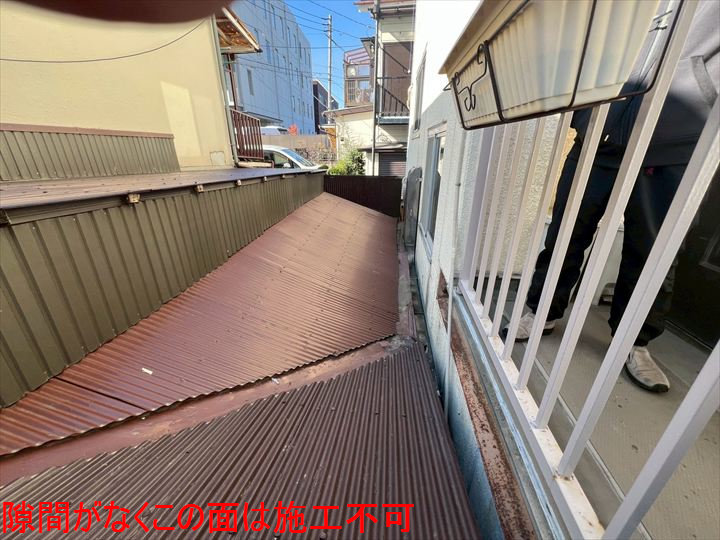 隙間がなくこの面は施工不可