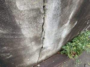 擁壁のひび割れ