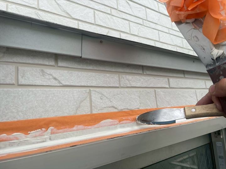 ヘラでしっかり均す