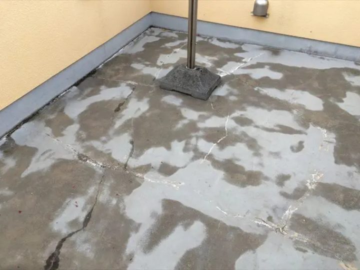 劣化した防水層