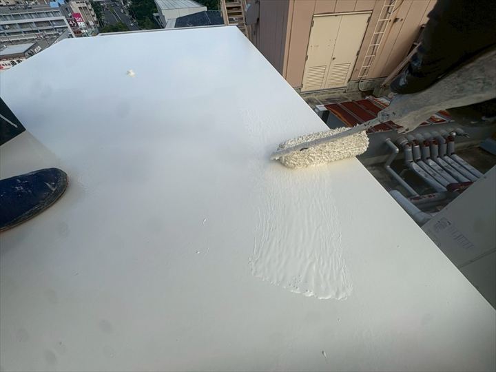 上面の上塗り作業
