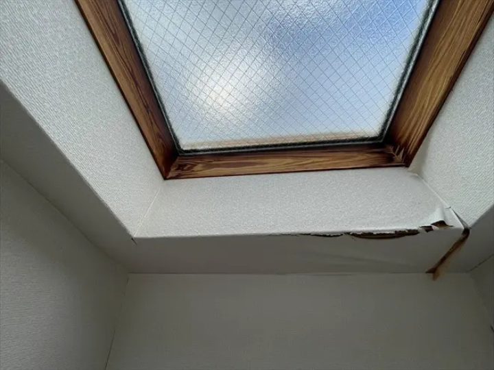 雨漏りしている天窓